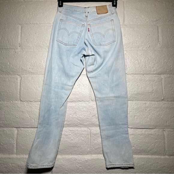 Women's LEVIS JEANS SMALL - Picture 8 of 8
